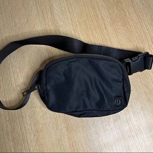 Lululemon Original Belt Bag Black/Black Logo NWOT